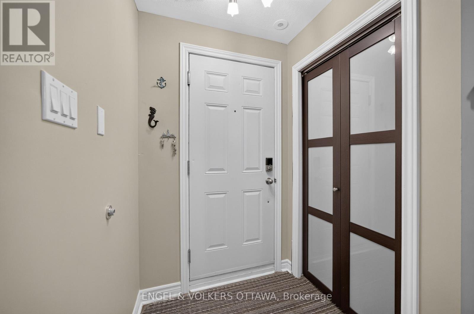 4 - 165 WATERBRIDGE DRIVE