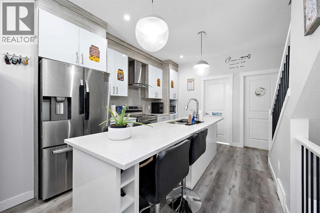 904, 95 Skyview Close NE