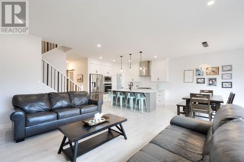 32 Fireside Link Cochrane AB T4C2T1