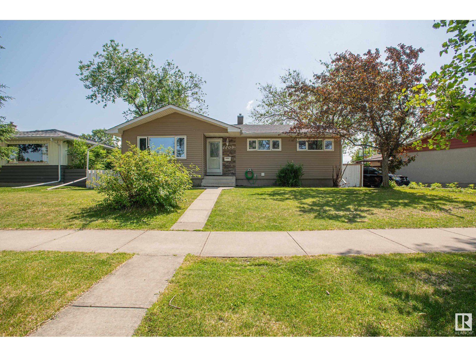8803 160 ST NW
