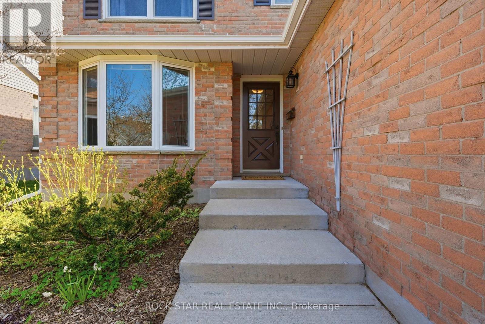 18 NORTHFOREST TRAIL