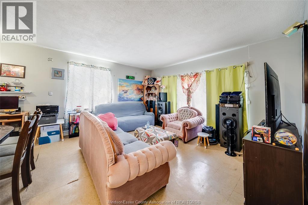 120 TALBOT STREET West