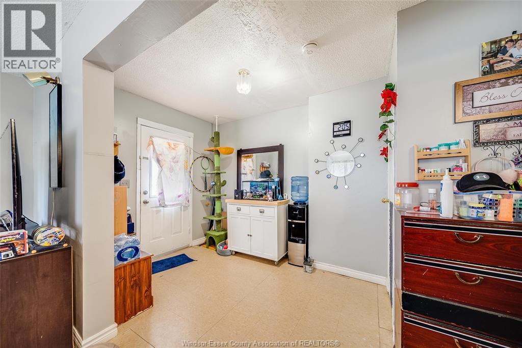 120 TALBOT STREET West