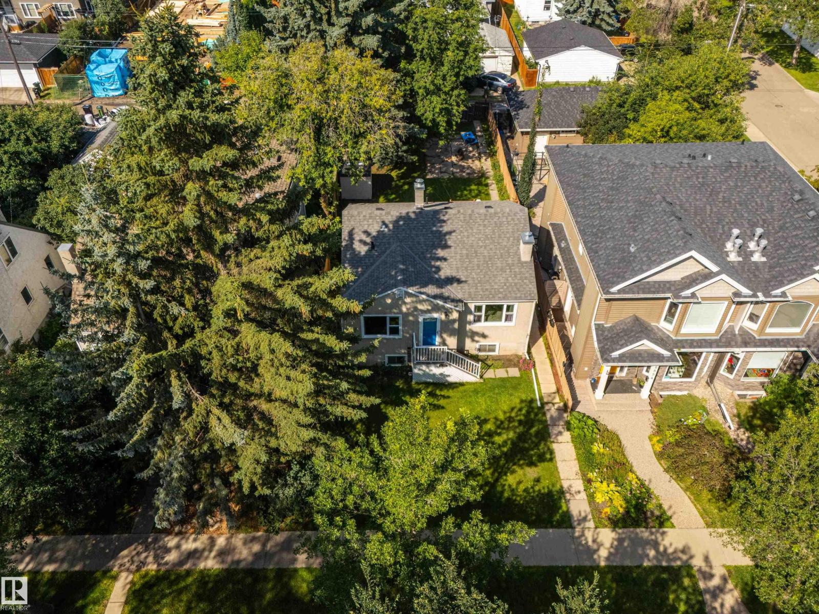 8850 89 ST NW