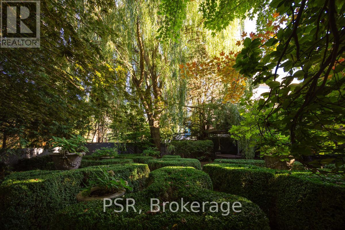 13 OLD FOREST HILL ROAD