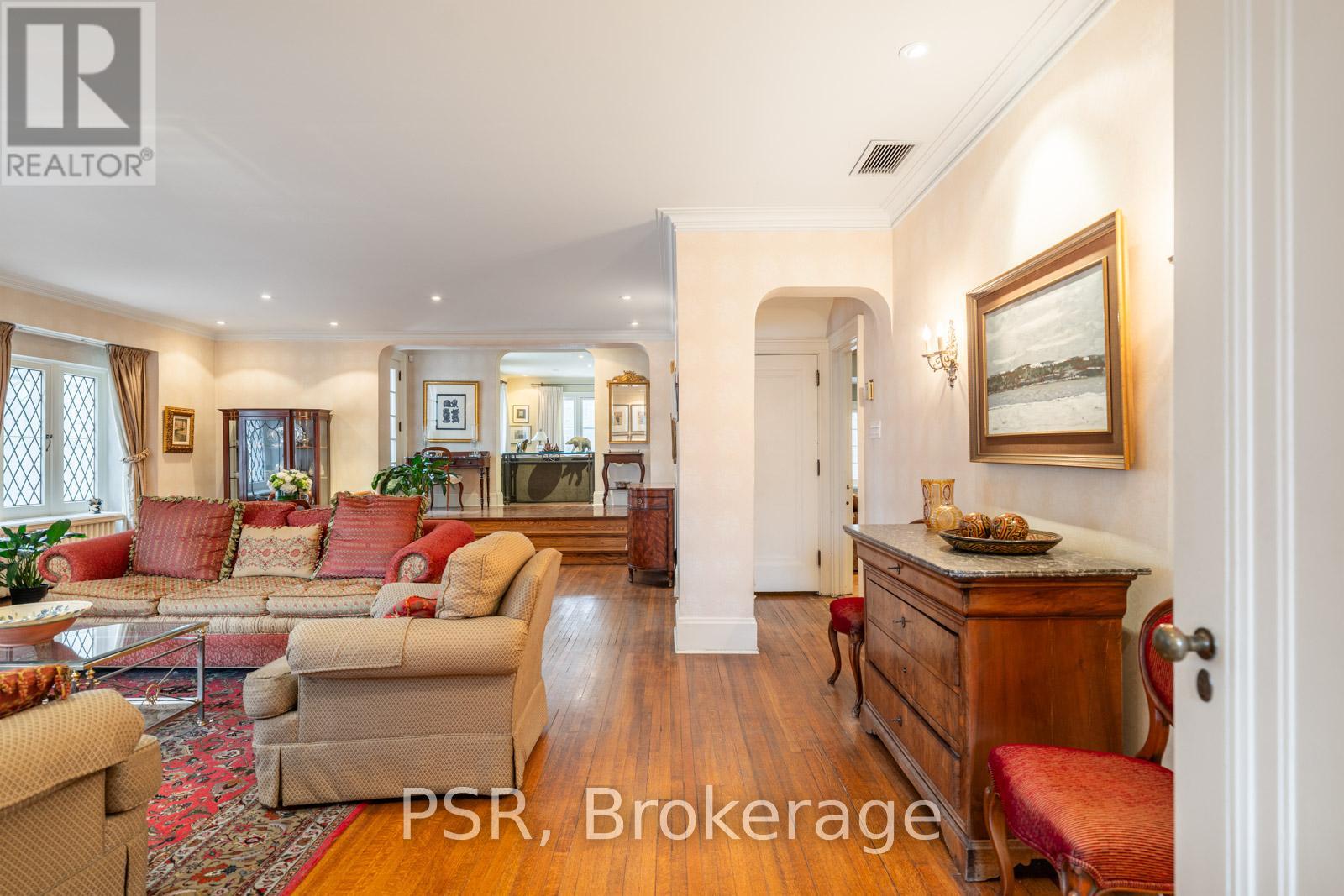 13 OLD FOREST HILL ROAD