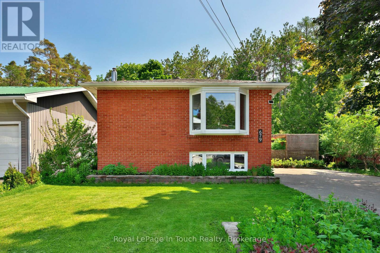 Photo 1 of 35 — 679 SIMCOE AVENUE, Tay (Port McNicoll), ON L0K1R0