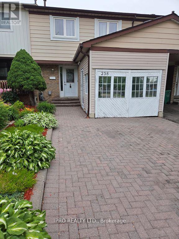238 ROYAL SALISBURY WAY