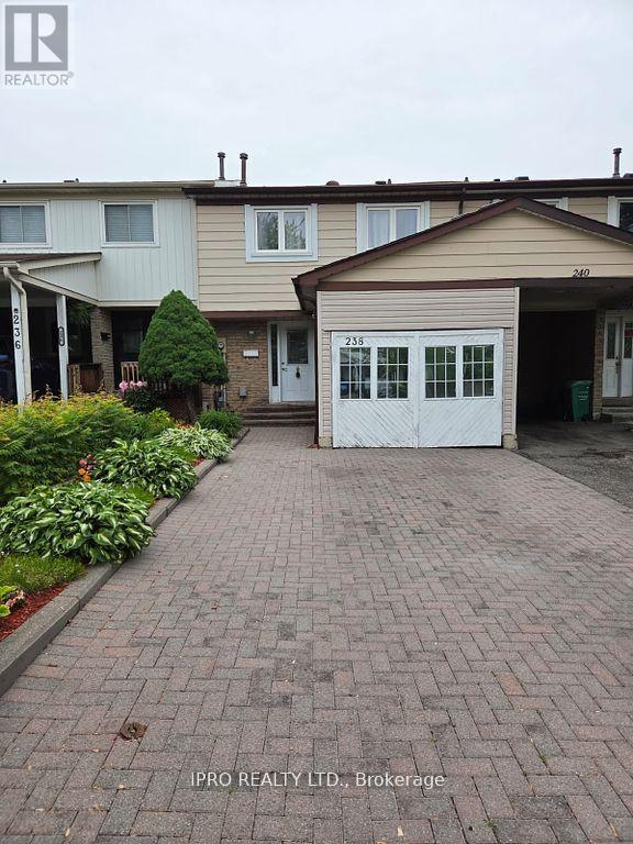 238 ROYAL SALISBURY WAY