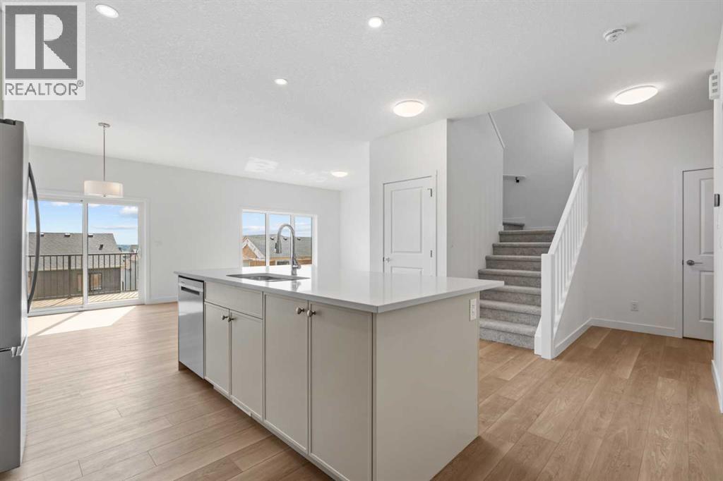 34 Wild Rose Bay SW