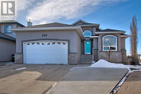 220 Stonegate Place NW Airdrie AB T4B2P3
