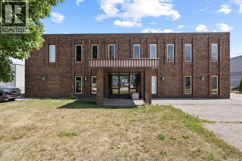 5230 BURKE STREET Tecumseh ON N9A6J3