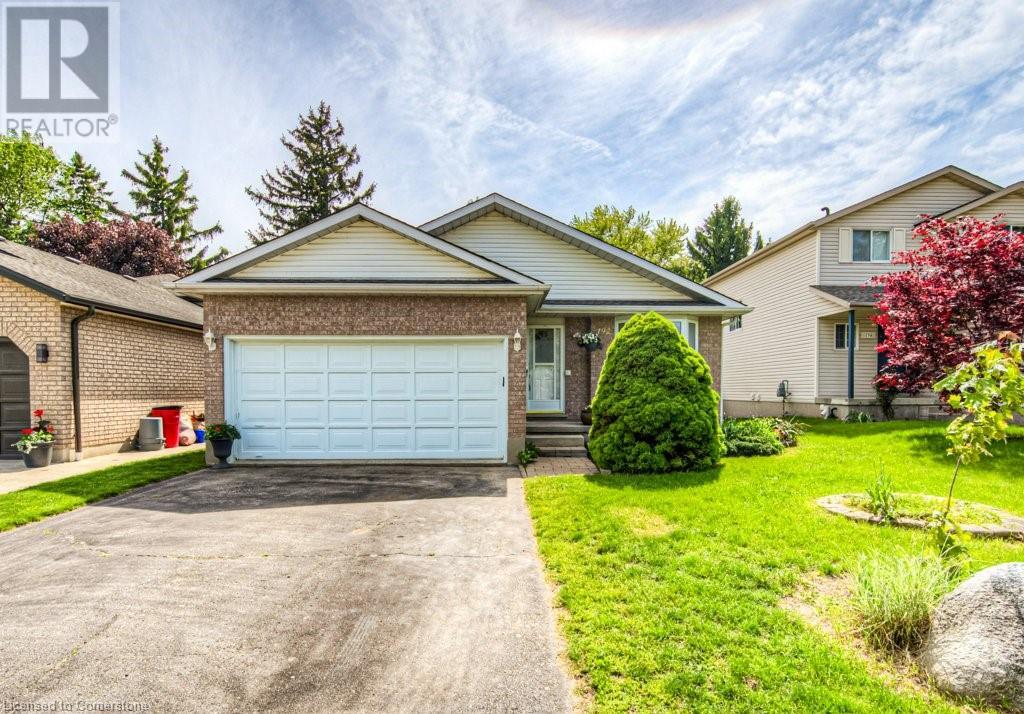 192 DARTMOOR Crescent