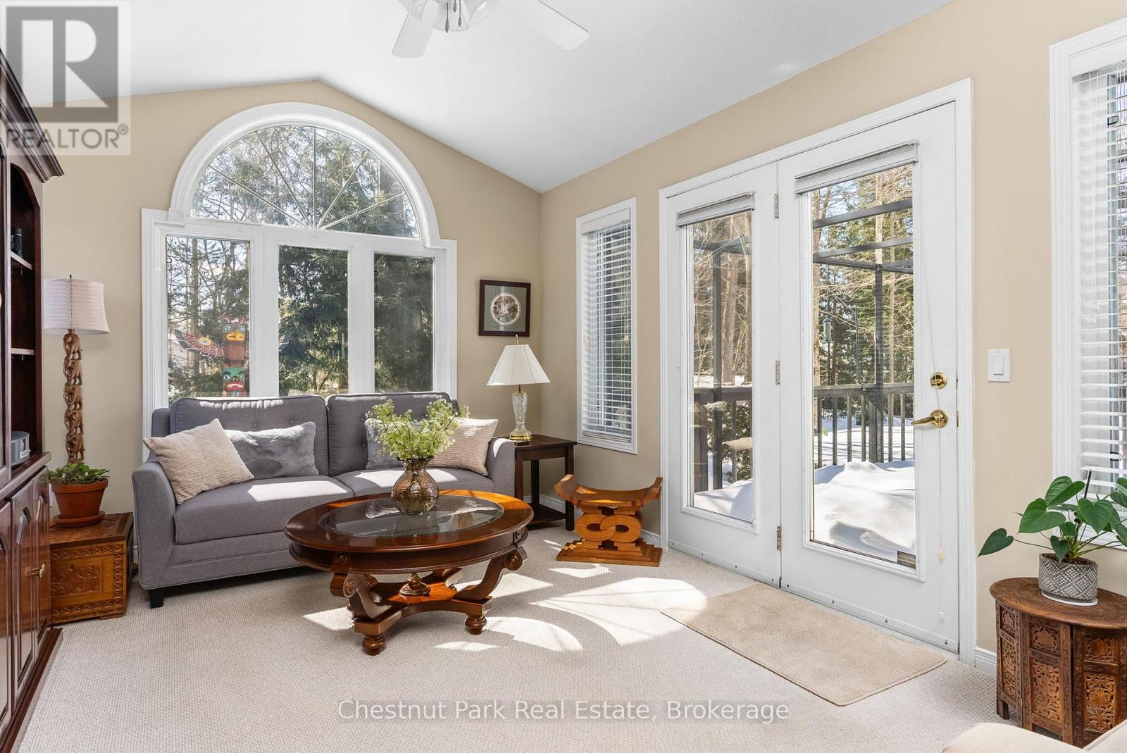 44 SPRINGWOOD CRESCENT
