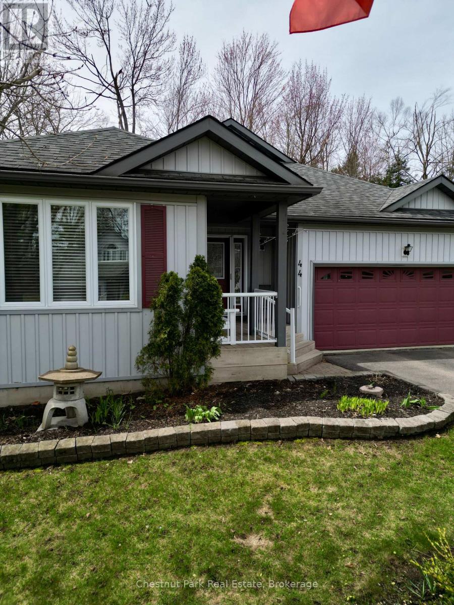 44 SPRINGWOOD CRESCENT