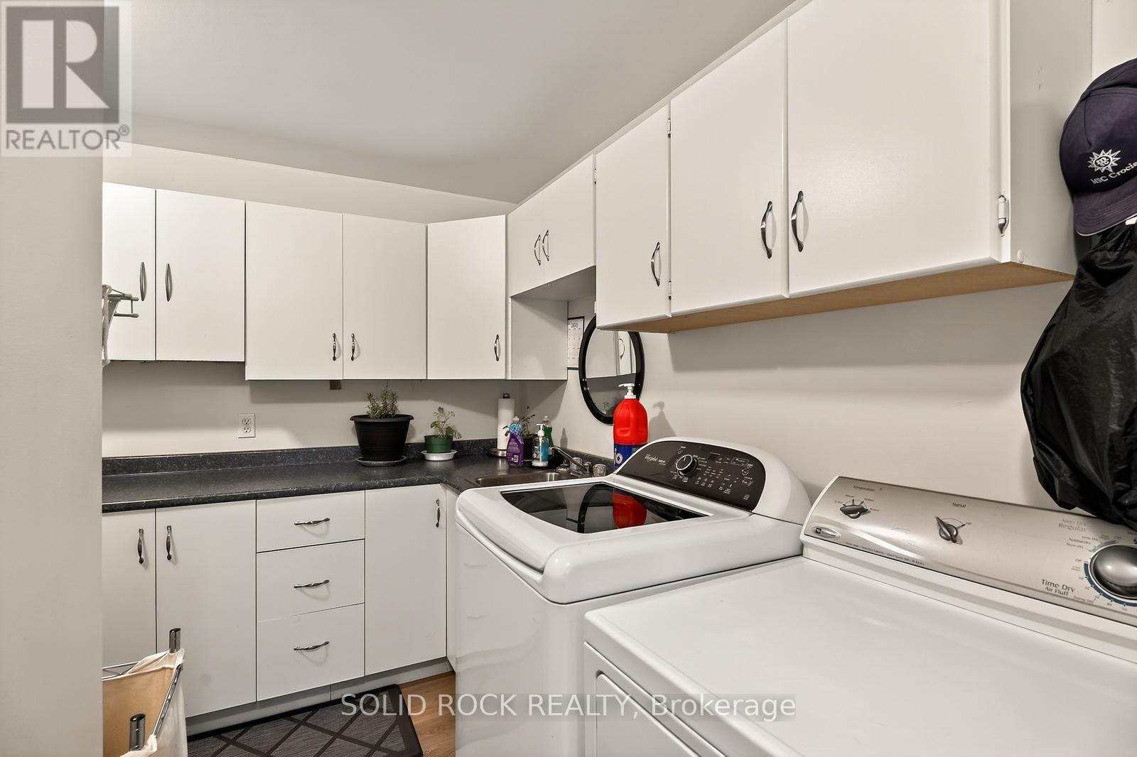 1262 RODNEY LANE