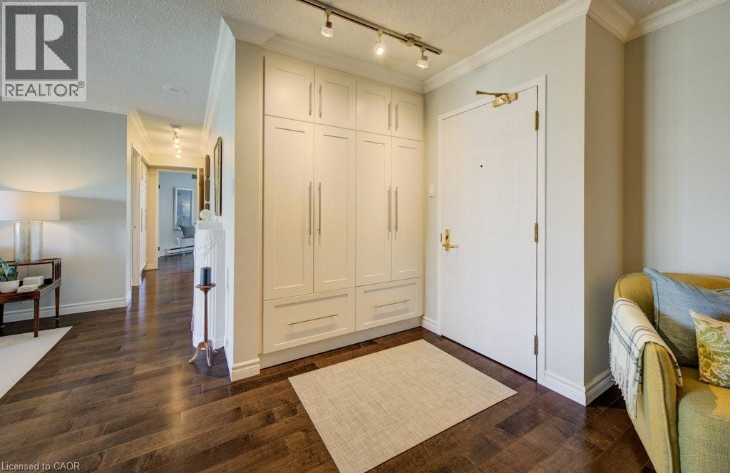 265 WESTCOURT Place Unit# 505