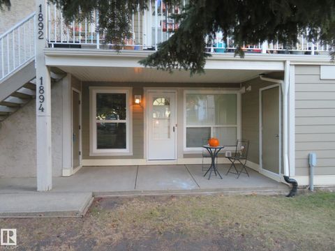 1894 111A ST NW Edmonton AB T6J4T7