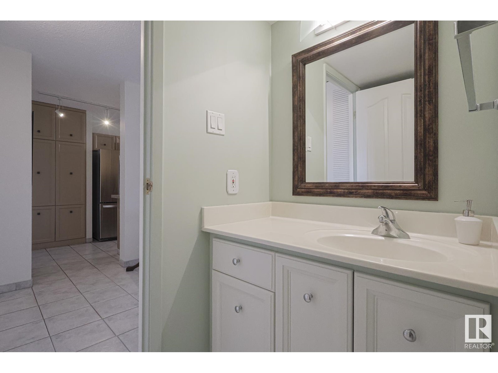 #104 8220 JASPER AV NW