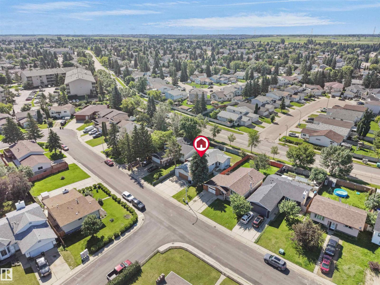 4827 17 AV NW