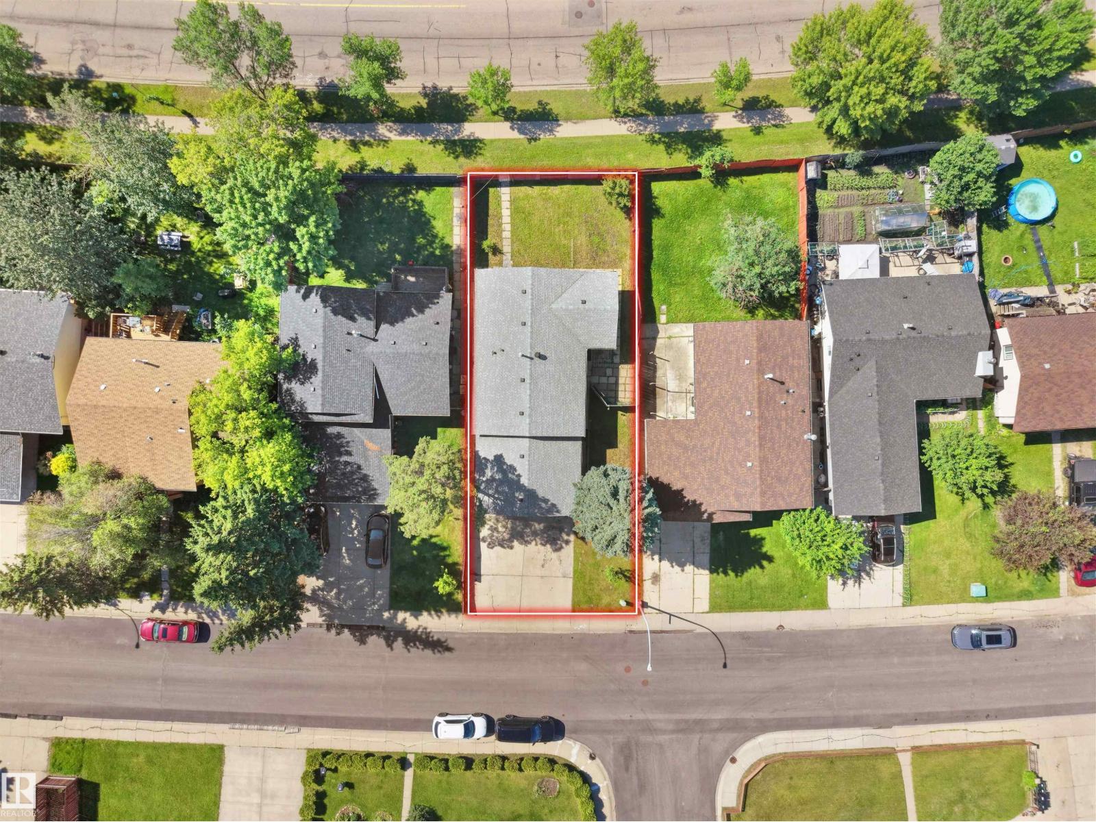 4827 17 AV NW