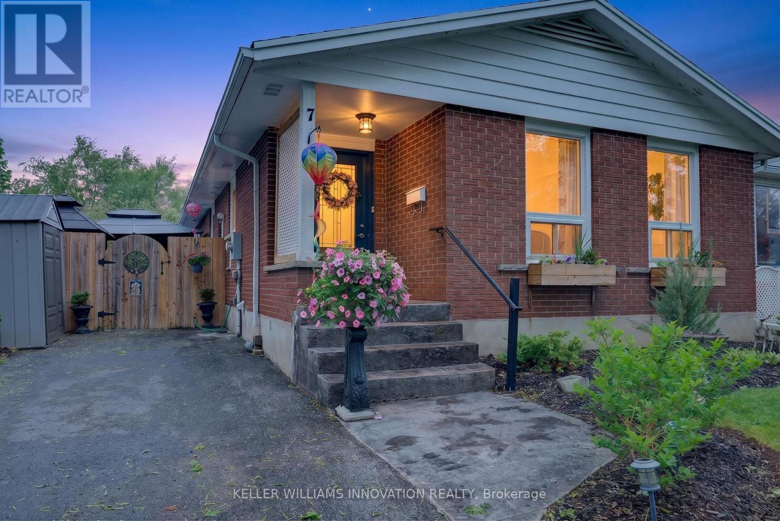 7 WINDERMERE COURT