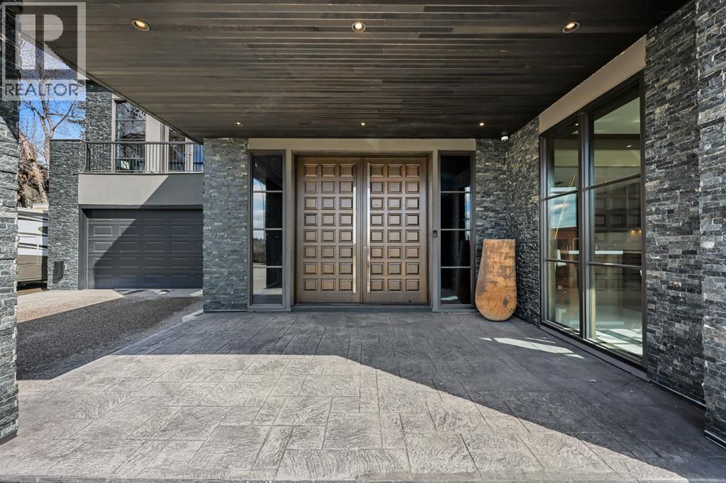 832 Hillcrest Avenue SW