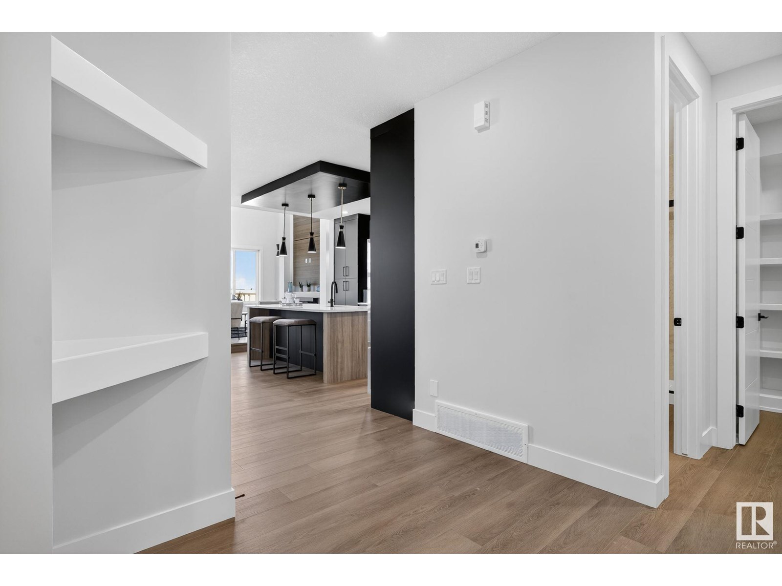 8 Edgefield WY