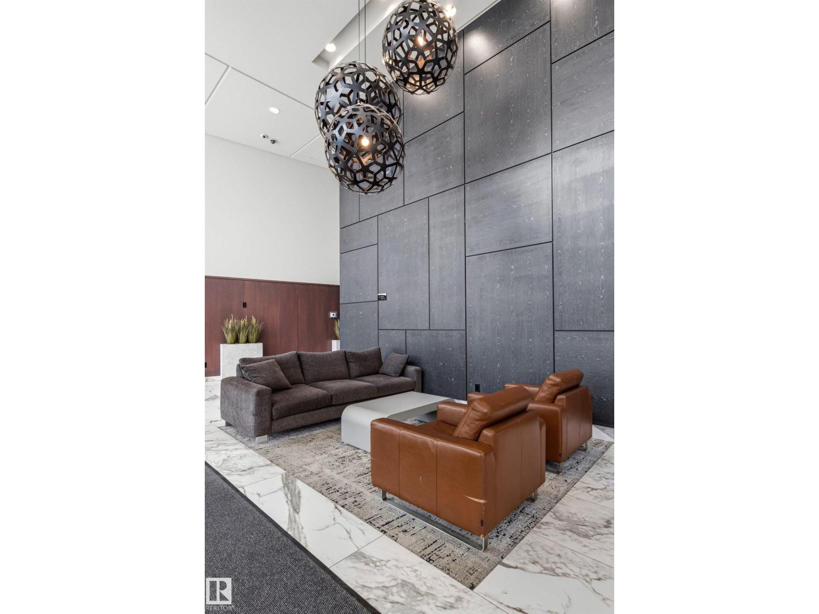 #406 2504 109 ST NW