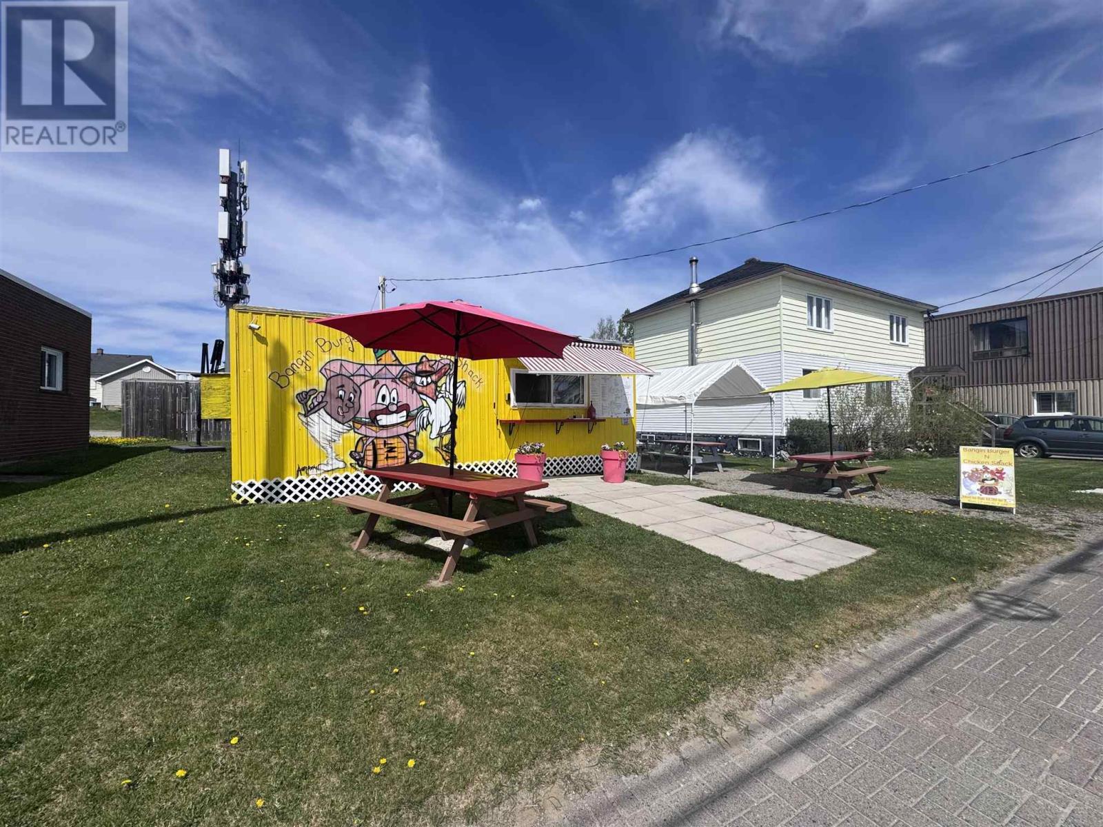 92 Broadway AVE - Photo 2