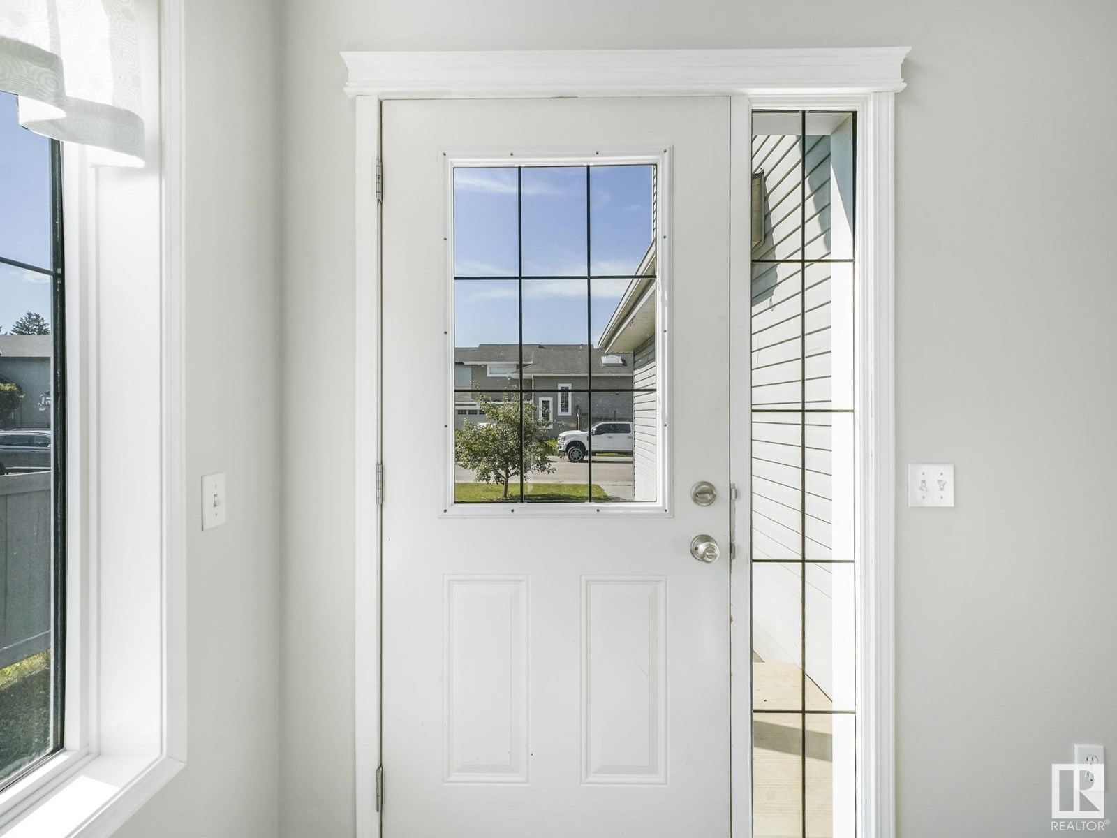 7804 5 AV SW