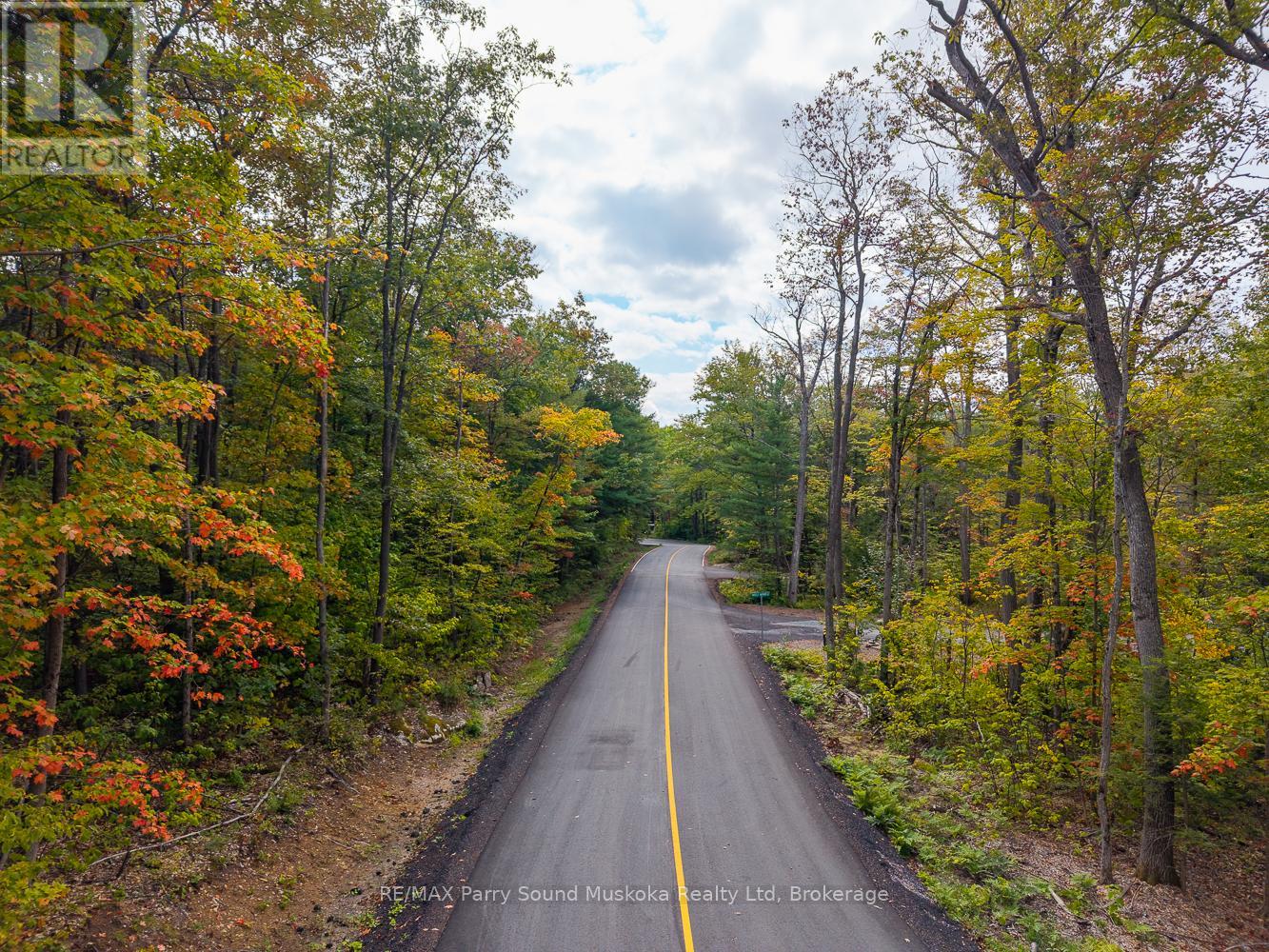 17 OAKRIDGE ROAD N