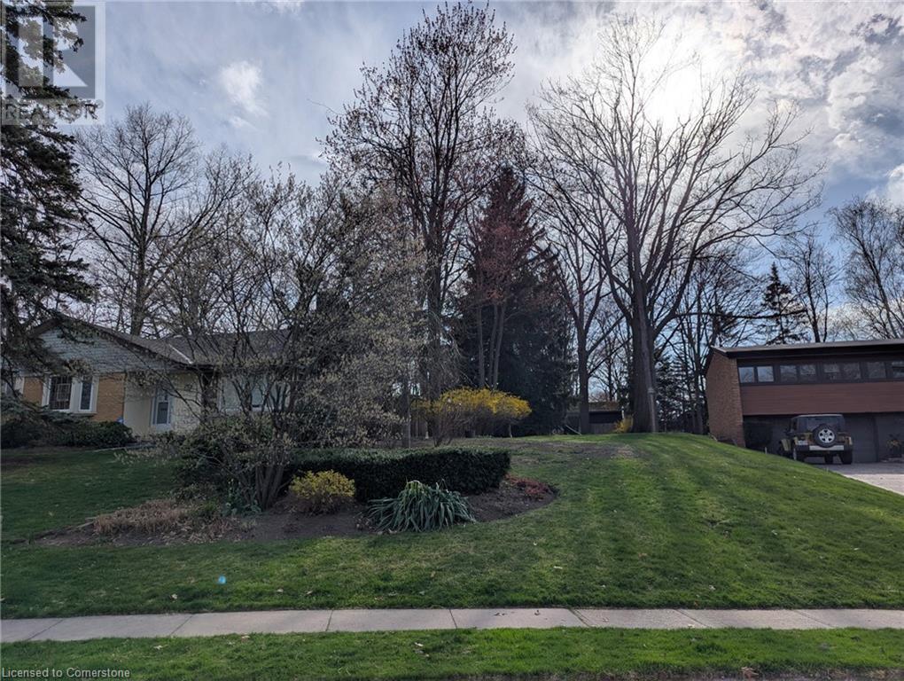 18 PARKWOOD Drive