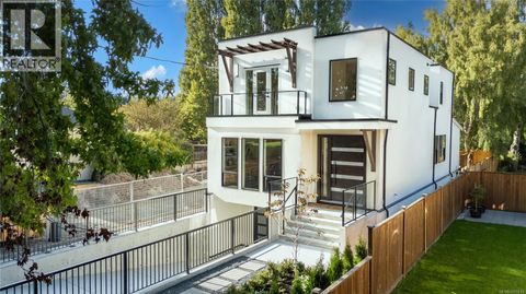 1772 Chandler Ave Victoria BC V8S1N6