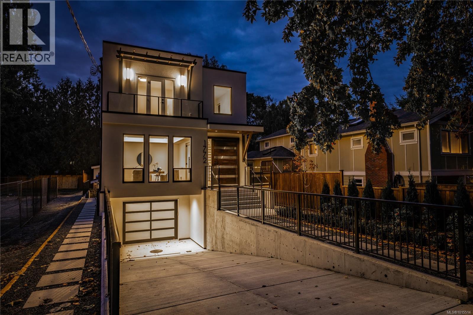 1772 Chandler Ave