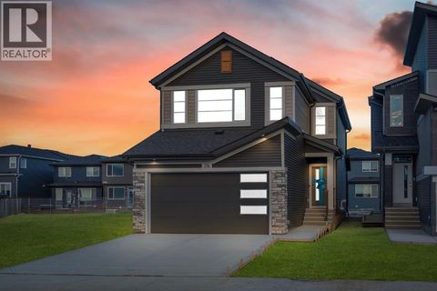 24 Corner Glen Green NE Calgary AB T3N2P5