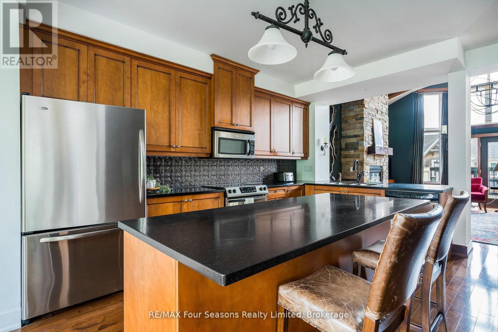 106 VENTURE BOULEVARD