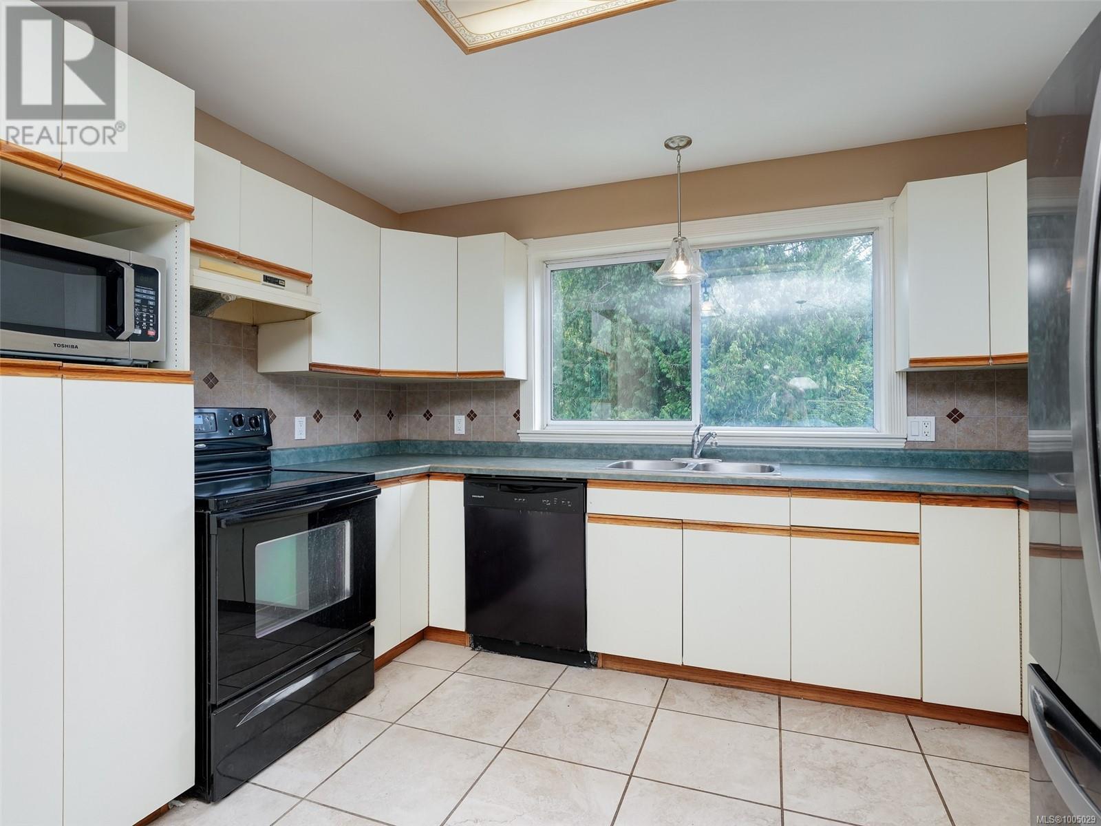 996 Kangaroo Rd