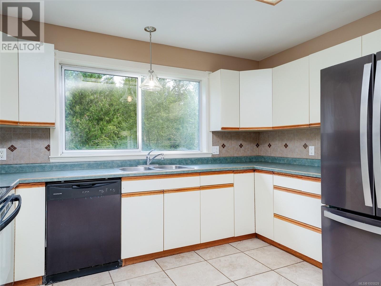 996 Kangaroo Rd