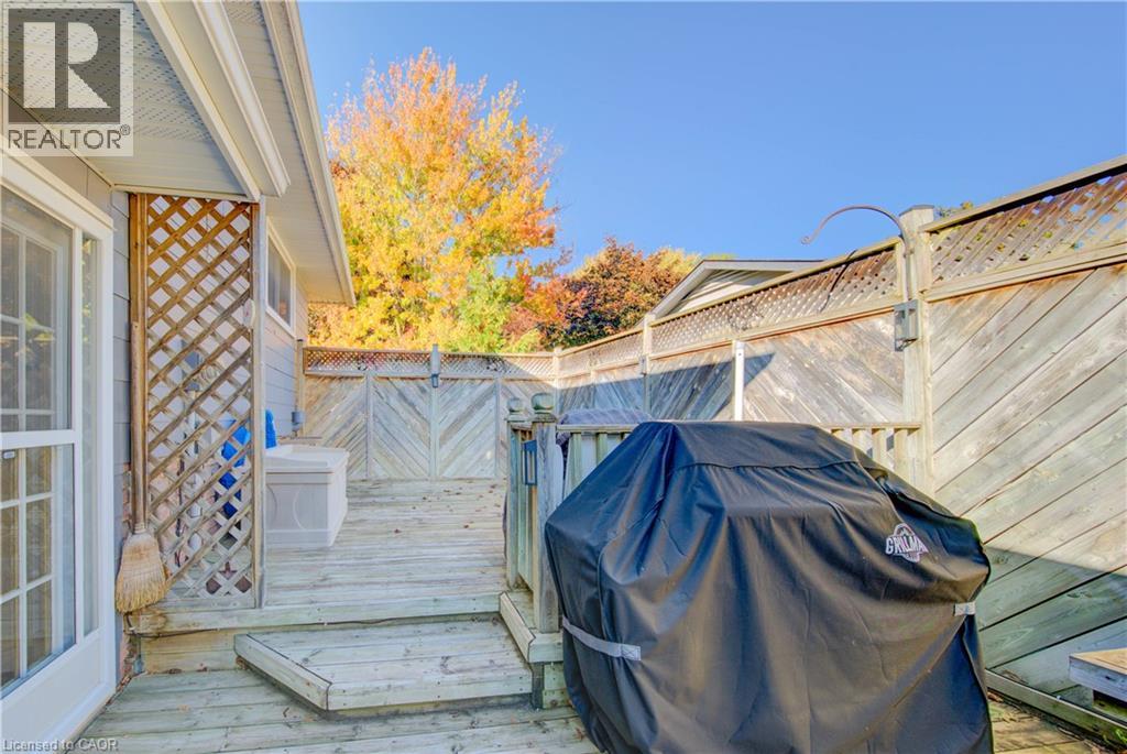 55 GRACEFIELD Crescent