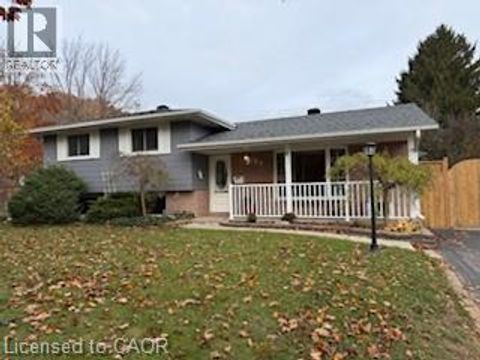 55 GRACEFIELD Crescent Kitchener ON N2E1R8