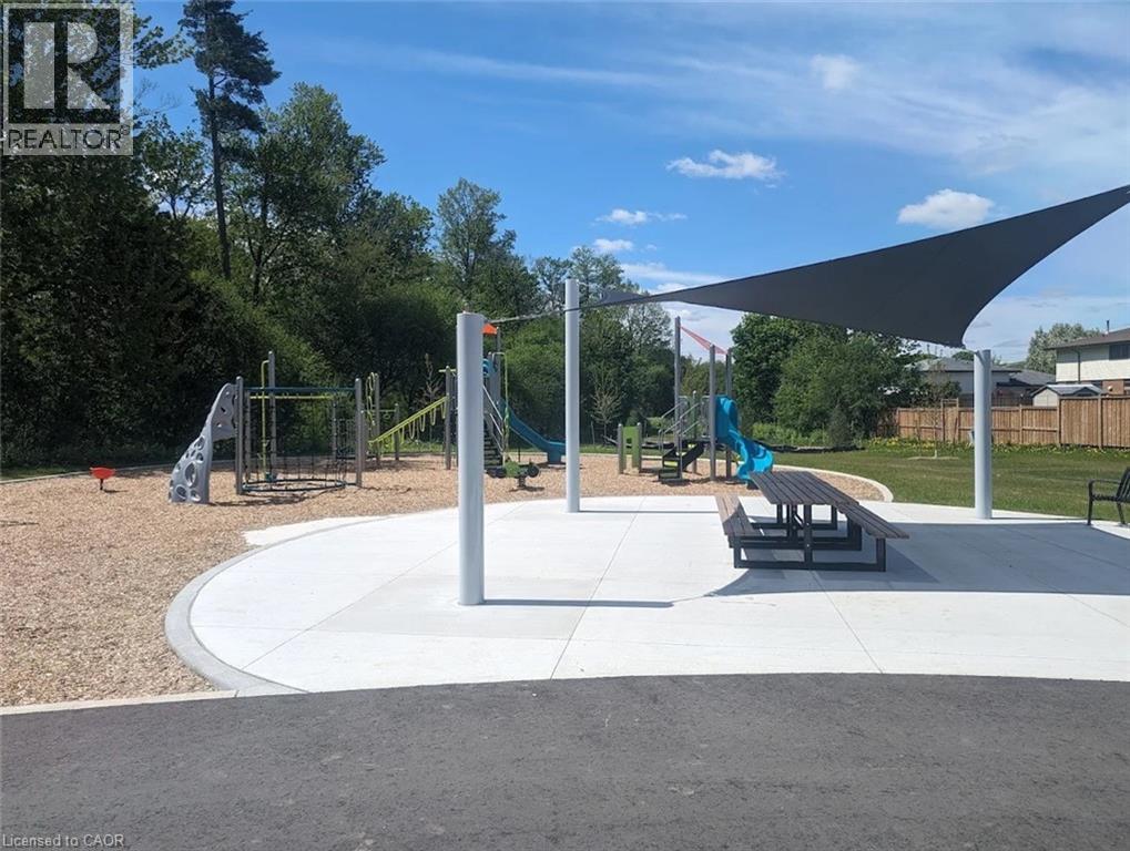 55 GRACEFIELD Crescent