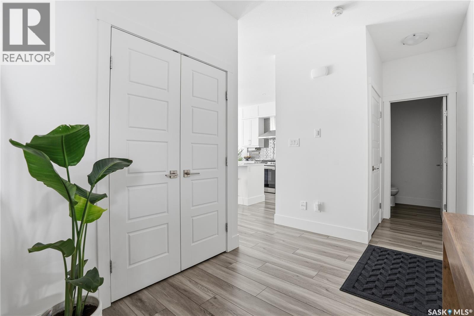 1037 Maplewood DRIVE