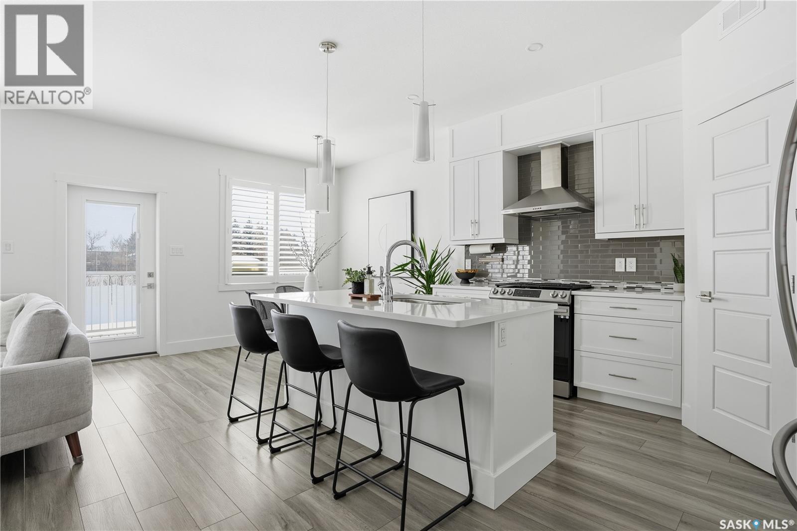 1037 Maplewood DRIVE