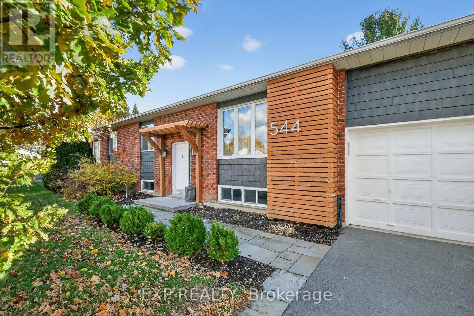 544 LOUCKS DRIVE
