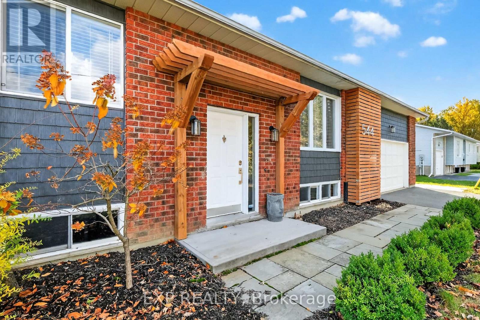544 LOUCKS DRIVE