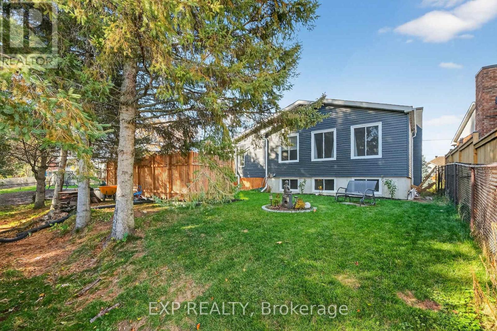 544 LOUCKS DRIVE