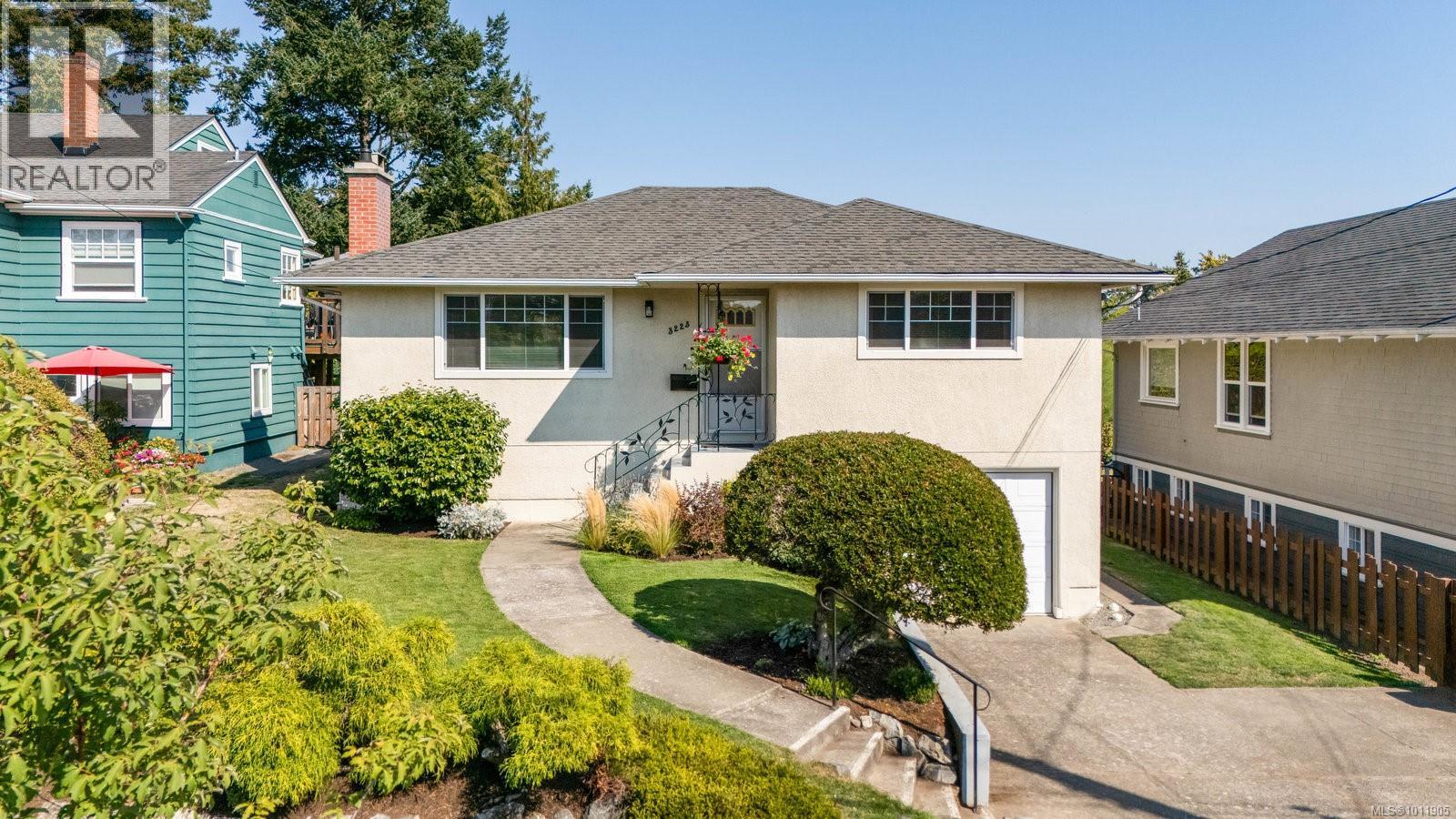 3223 Doncaster Dr