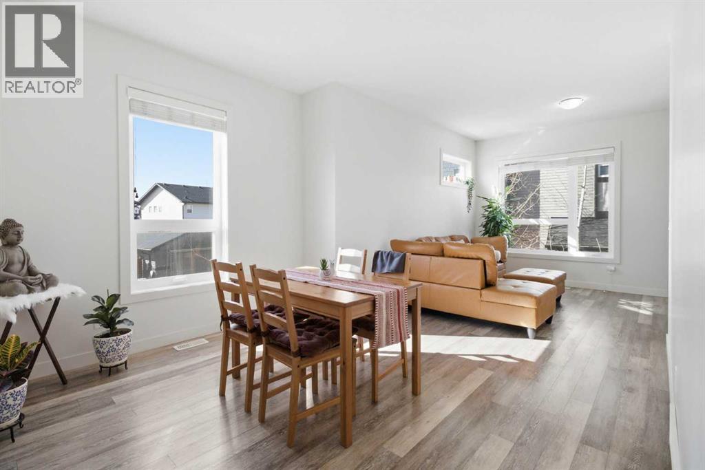 402, 11 Evanscrest Mews NW