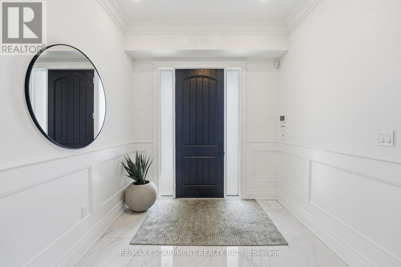 3 - 2265 LAKESHORE ROAD